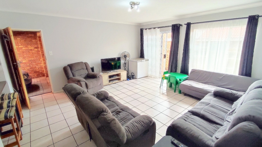 2 Bedroom Property for Sale in Amberfield Heights Gauteng