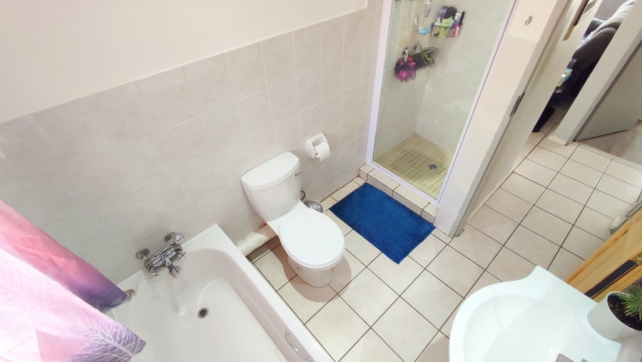 2 Bedroom Property for Sale in Amberfield Heights Gauteng
