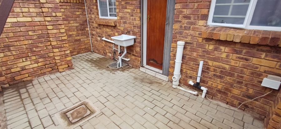 2 Bedroom Property for Sale in Amberfield Heights Gauteng