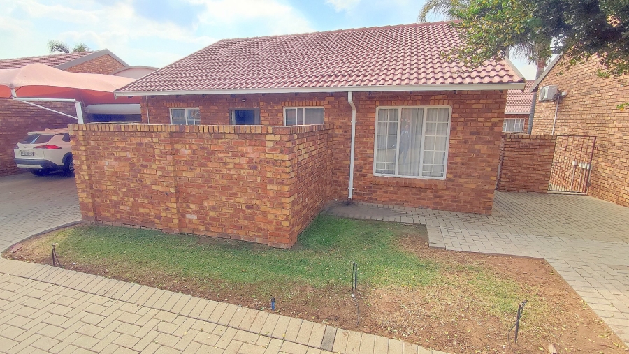 2 Bedroom Property for Sale in Amberfield Heights Gauteng