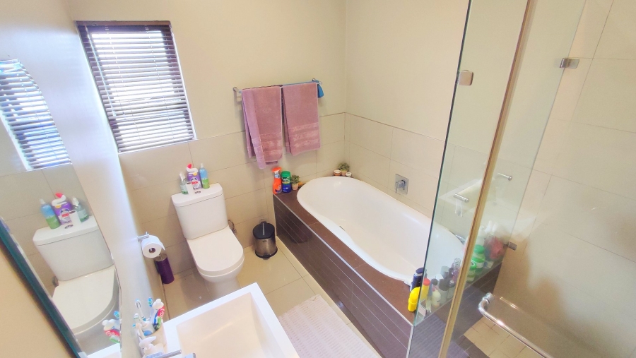 3 Bedroom Property for Sale in Amberfield Valley Gauteng