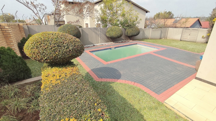 3 Bedroom Property for Sale in Amberfield Valley Gauteng