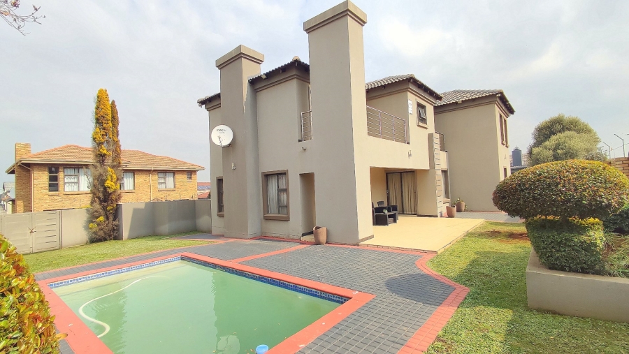 3 Bedroom Property for Sale in Amberfield Valley Gauteng
