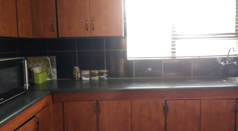 3 Bedroom Property for Sale in Heuweloord Gauteng