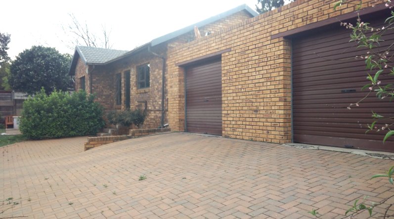 3 Bedroom Property for Sale in Heuweloord Gauteng