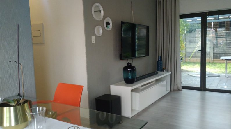 3 Bedroom Property for Sale in Heuweloord Gauteng