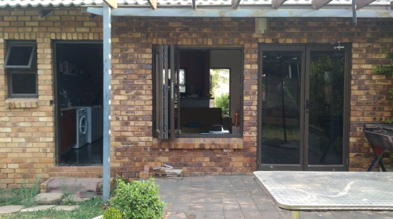 3 Bedroom Property for Sale in Heuweloord Gauteng
