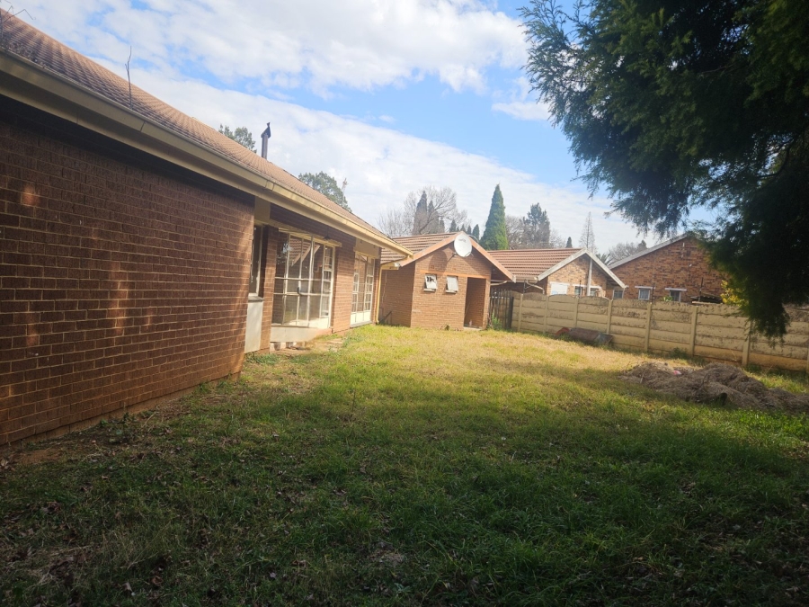 3 Bedroom Property for Sale in Crystal Park Gauteng