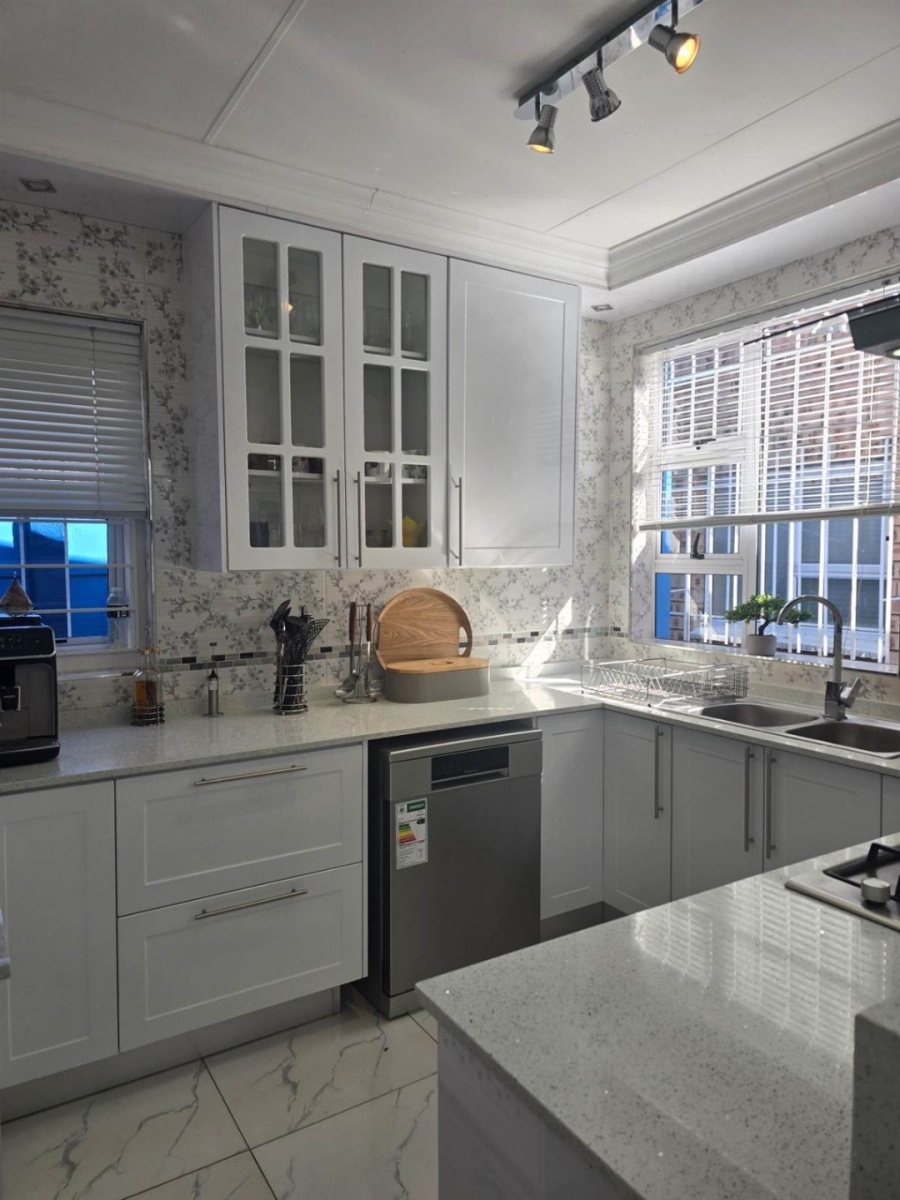 To Let 3 Bedroom Property for Rent in Kensington Gauteng