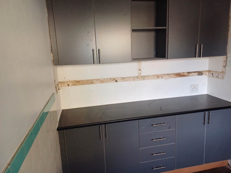 To Let 1 Bedroom Property for Rent in Kenilworth Gauteng