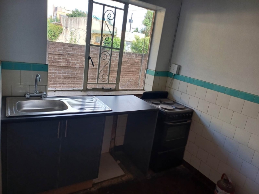 To Let 1 Bedroom Property for Rent in Kenilworth Gauteng