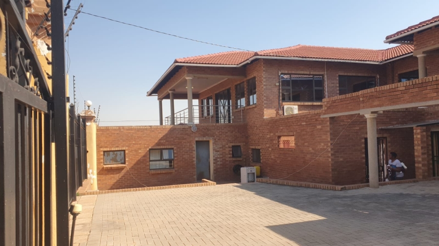 10 Bedroom Property for Sale in Proclamation Hill Gauteng