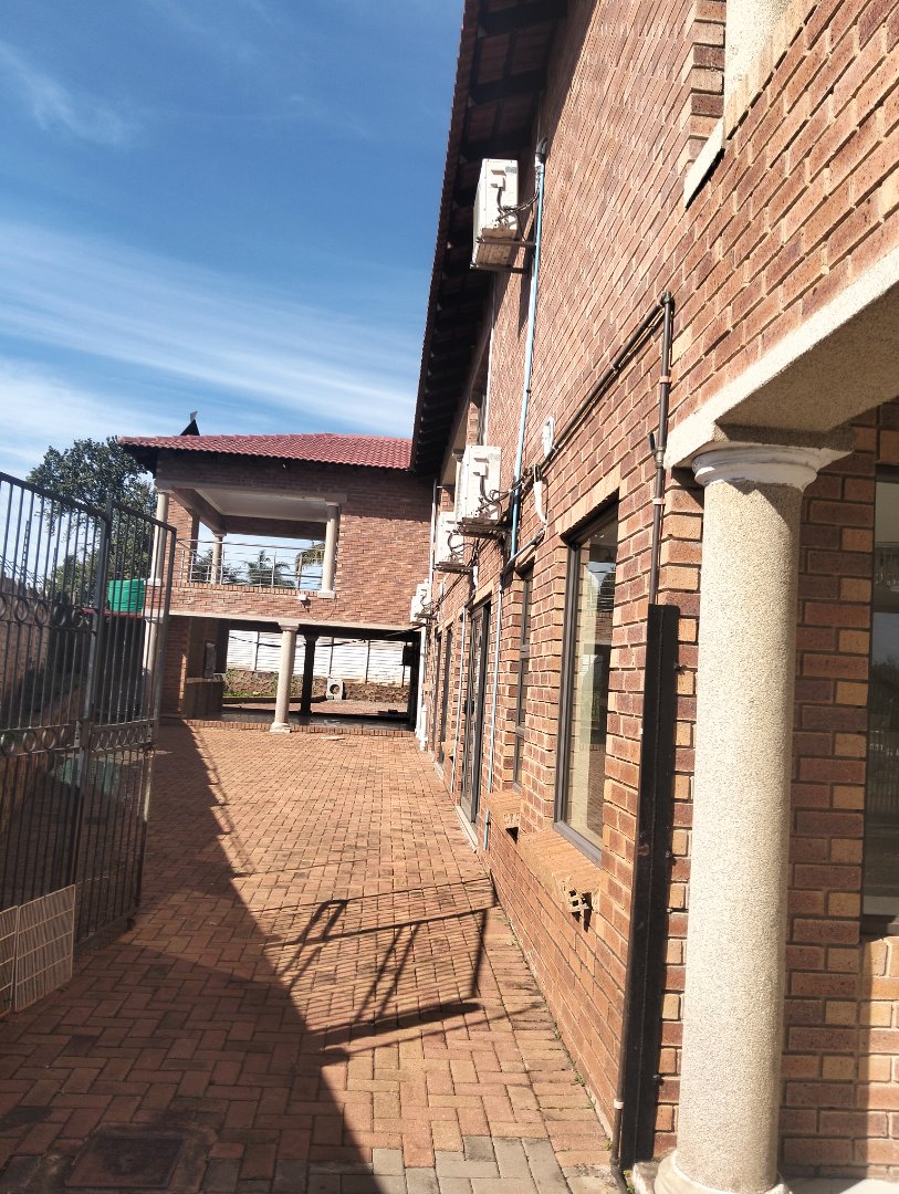 10 Bedroom Property for Sale in Proclamation Hill Gauteng