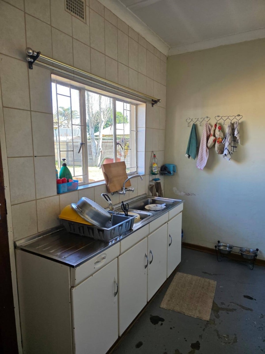5 Bedroom Property for Sale in Waverley Gauteng