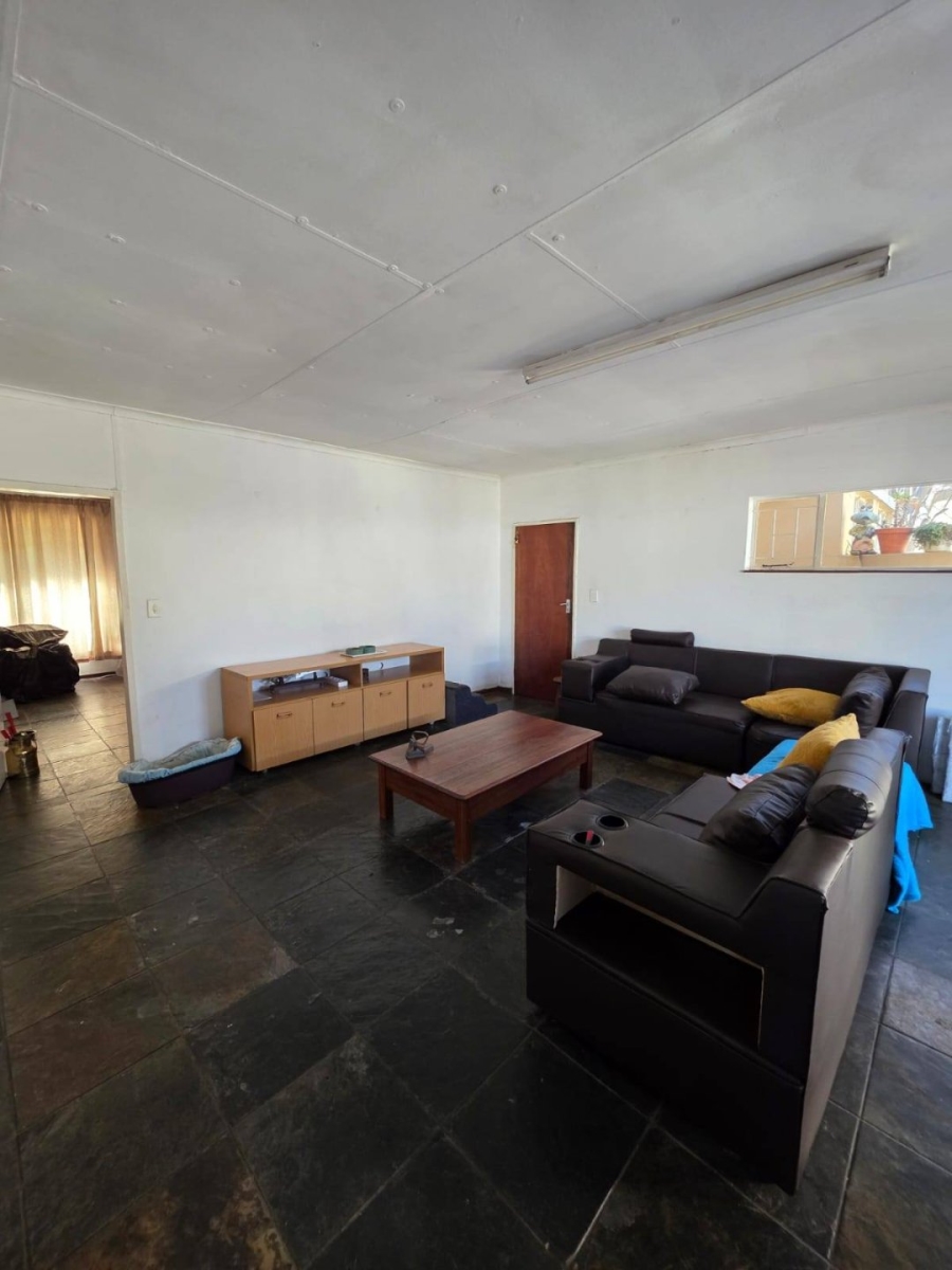 5 Bedroom Property for Sale in Waverley Gauteng