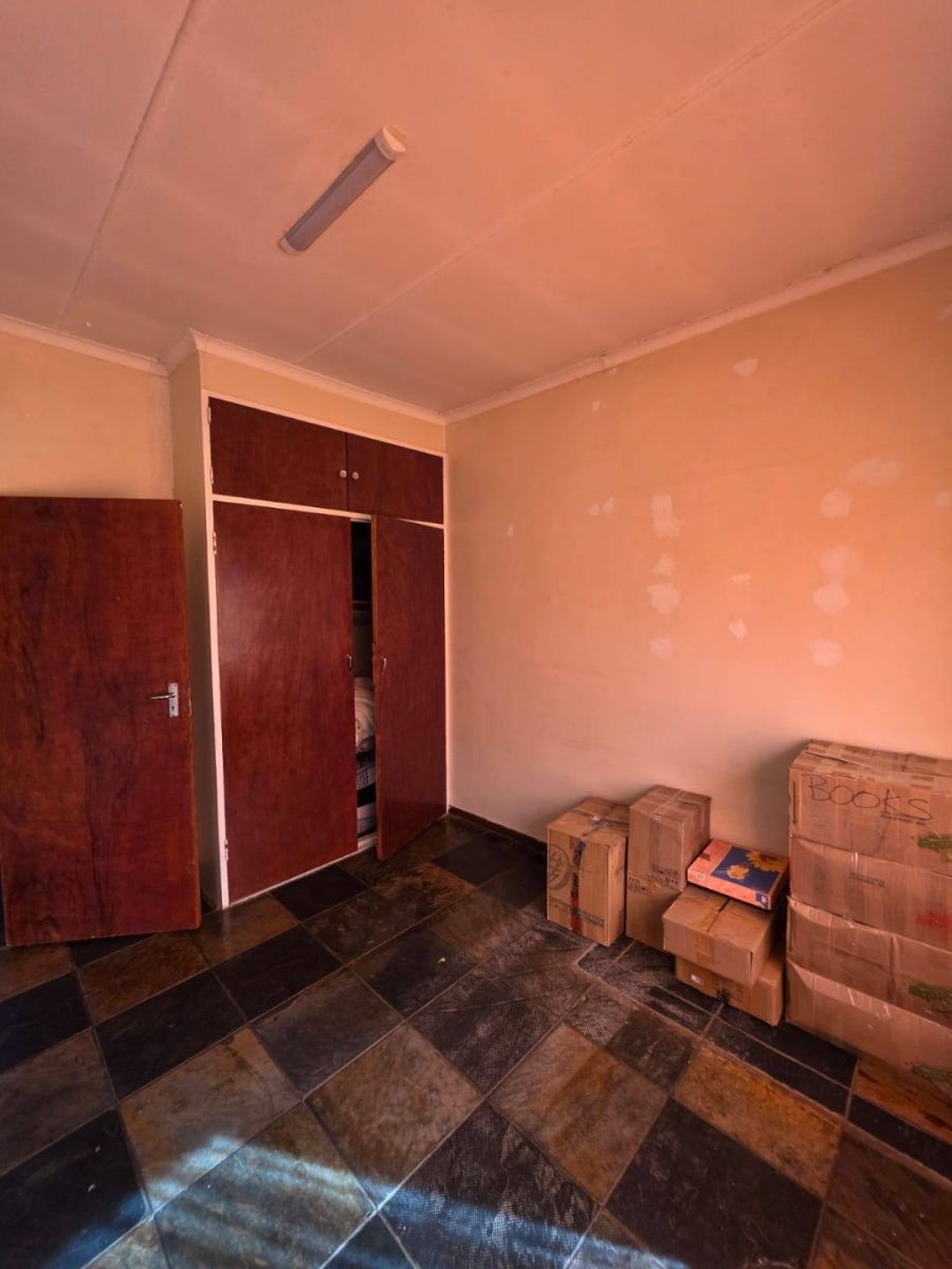 5 Bedroom Property for Sale in Waverley Gauteng