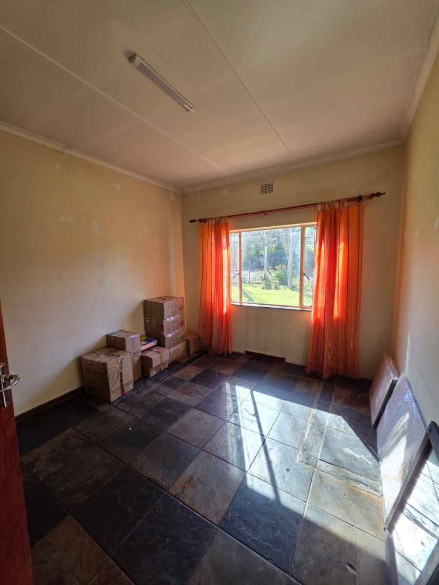 5 Bedroom Property for Sale in Waverley Gauteng