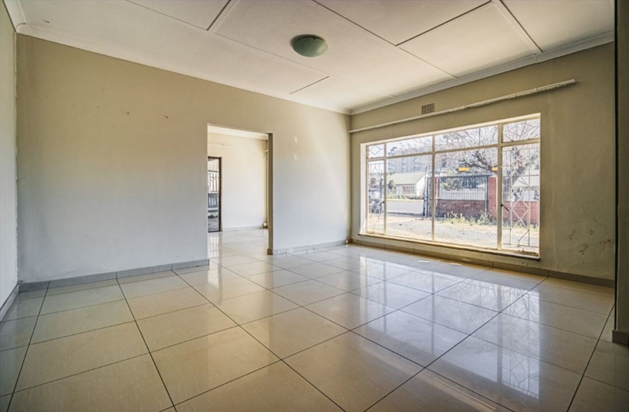 3 Bedroom Property for Sale in Rhodesfield Gauteng