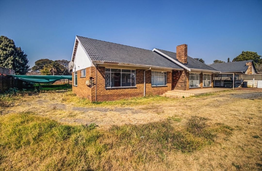 3 Bedroom Property for Sale in Rhodesfield Gauteng