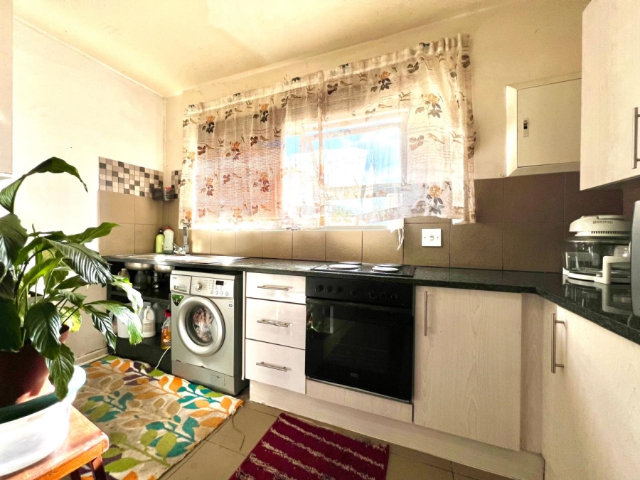 2 Bedroom Property for Sale in Edenvale Central Gauteng