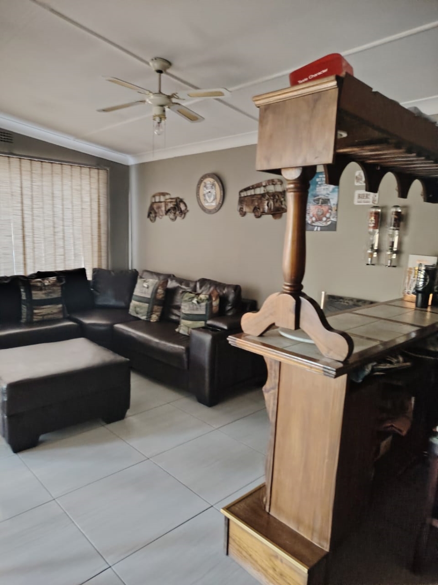 3 Bedroom Property for Sale in Meyerton Central Gauteng