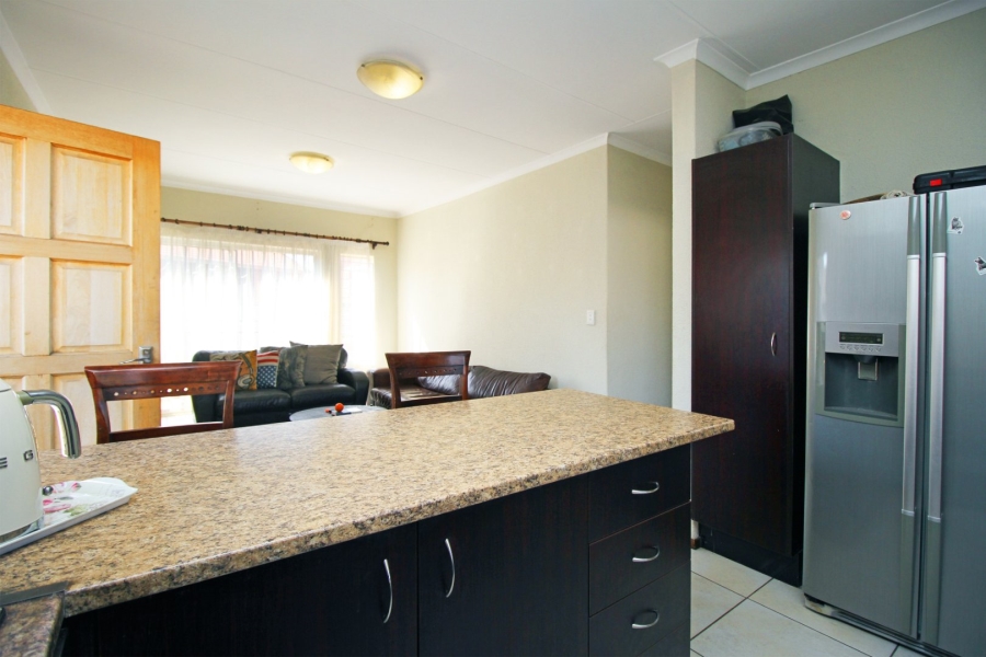 To Let 2 Bedroom Property for Rent in Amorosa Gauteng