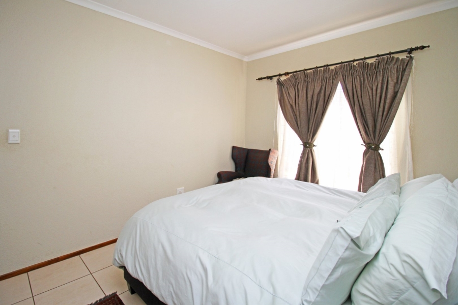 To Let 2 Bedroom Property for Rent in Amorosa Gauteng