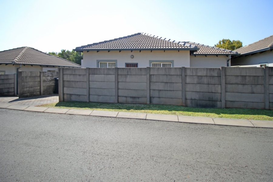To Let 2 Bedroom Property for Rent in Amorosa Gauteng