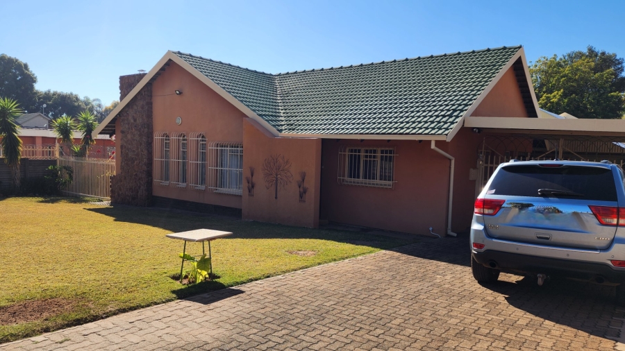3 Bedroom Property for Sale in Dorandia Gauteng
