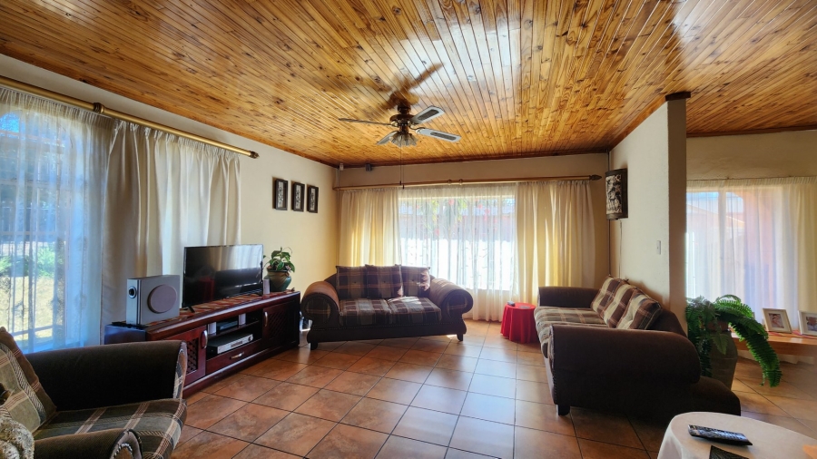 3 Bedroom Property for Sale in Dorandia Gauteng
