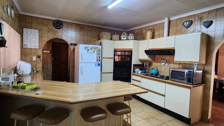 3 Bedroom Property for Sale in Dorandia Gauteng