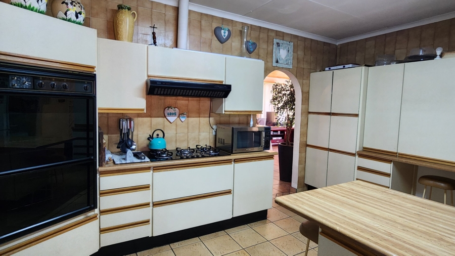 3 Bedroom Property for Sale in Dorandia Gauteng