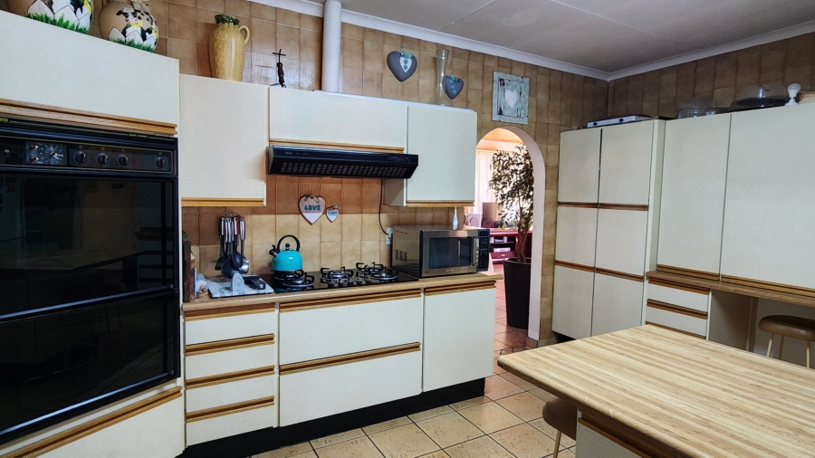 3 Bedroom Property for Sale in Dorandia Gauteng
