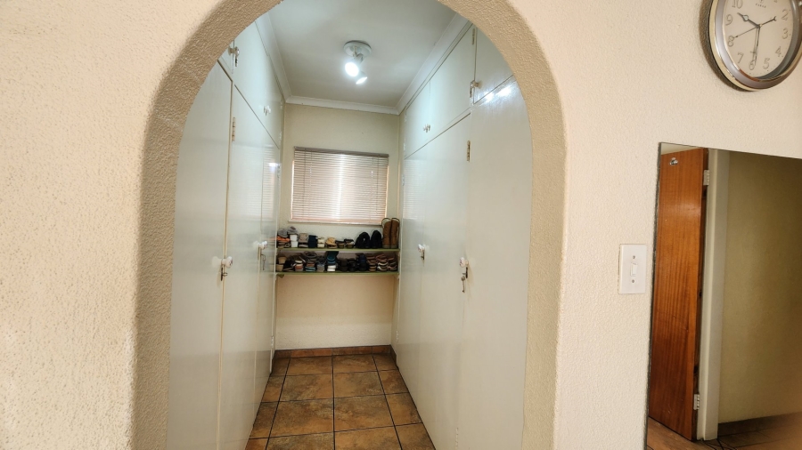 3 Bedroom Property for Sale in Dorandia Gauteng