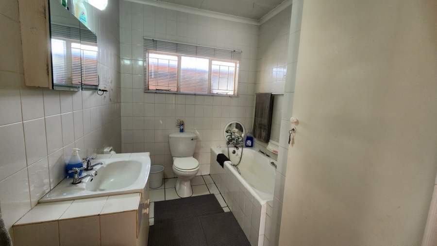 3 Bedroom Property for Sale in Dorandia Gauteng