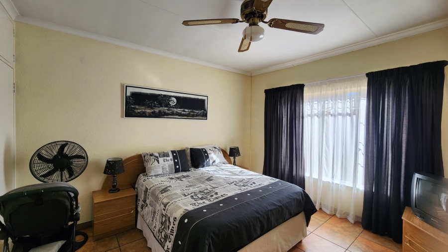 3 Bedroom Property for Sale in Dorandia Gauteng