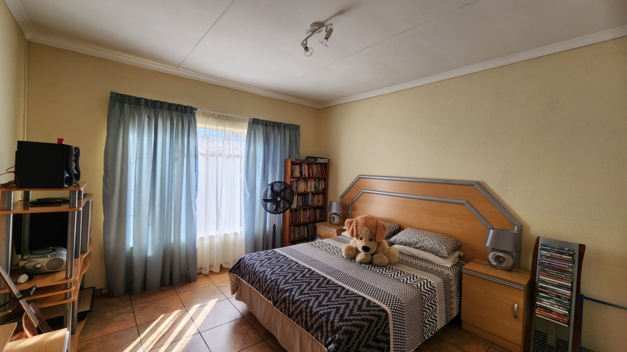 3 Bedroom Property for Sale in Dorandia Gauteng