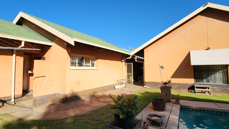 3 Bedroom Property for Sale in Dorandia Gauteng