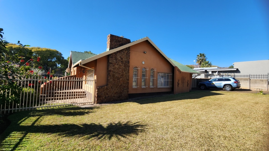 3 Bedroom Property for Sale in Dorandia Gauteng