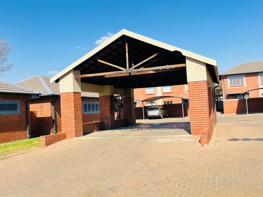 3 Bedroom Property for Sale in Andeon Gauteng