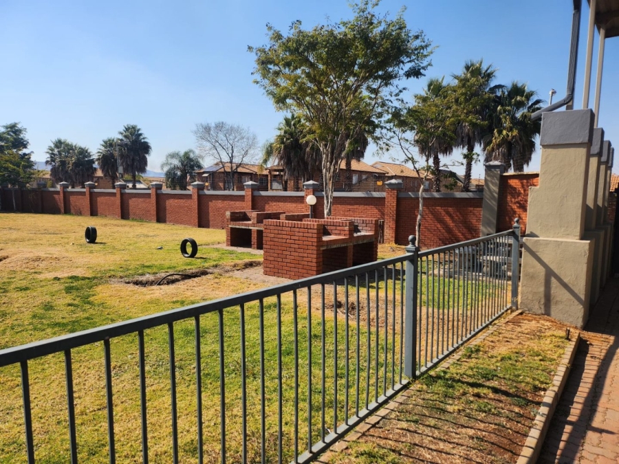 3 Bedroom Property for Sale in Andeon Gauteng