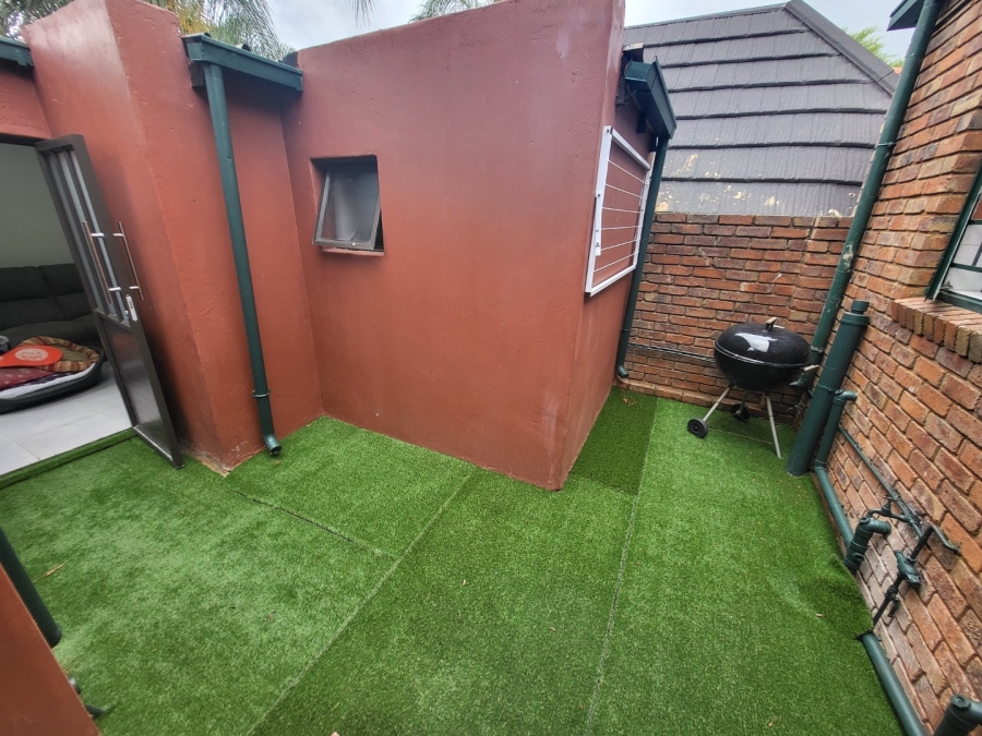 3 Bedroom Property for Sale in Bougainvillea Estate Gauteng