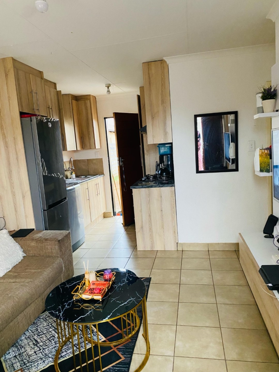 2 Bedroom Property for Sale in Savanna City Gauteng