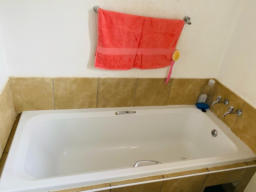 2 Bedroom Property for Sale in Savanna City Gauteng