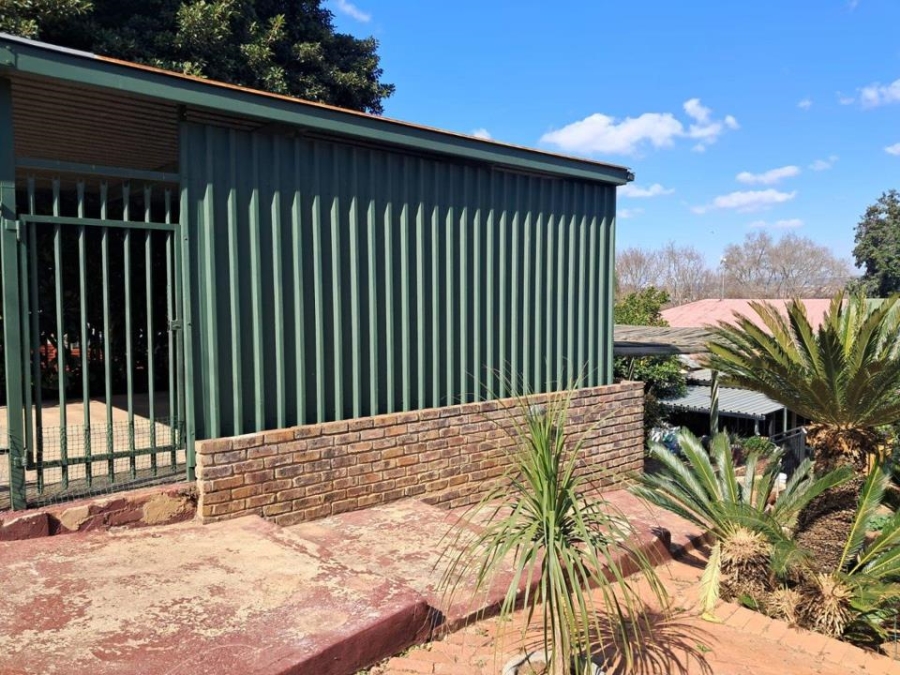 3 Bedroom Property for Sale in Mountain View Gauteng