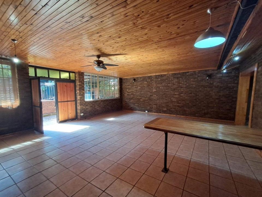 3 Bedroom Property for Sale in Mountain View Gauteng
