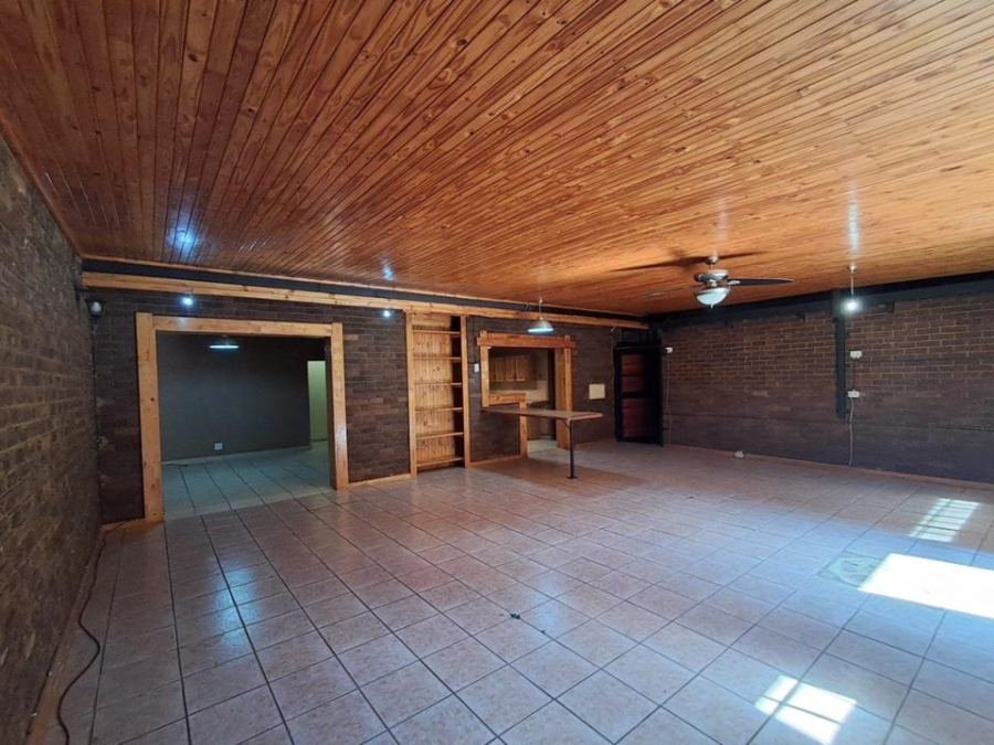 3 Bedroom Property for Sale in Mountain View Gauteng