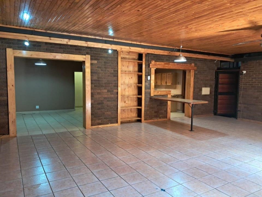 3 Bedroom Property for Sale in Mountain View Gauteng