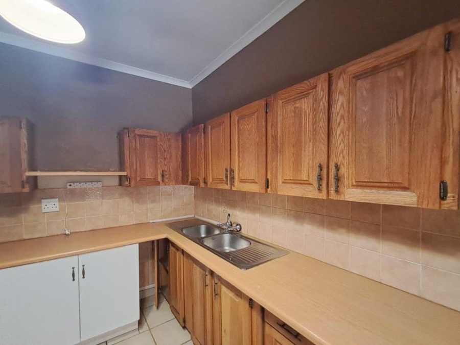 3 Bedroom Property for Sale in Mountain View Gauteng