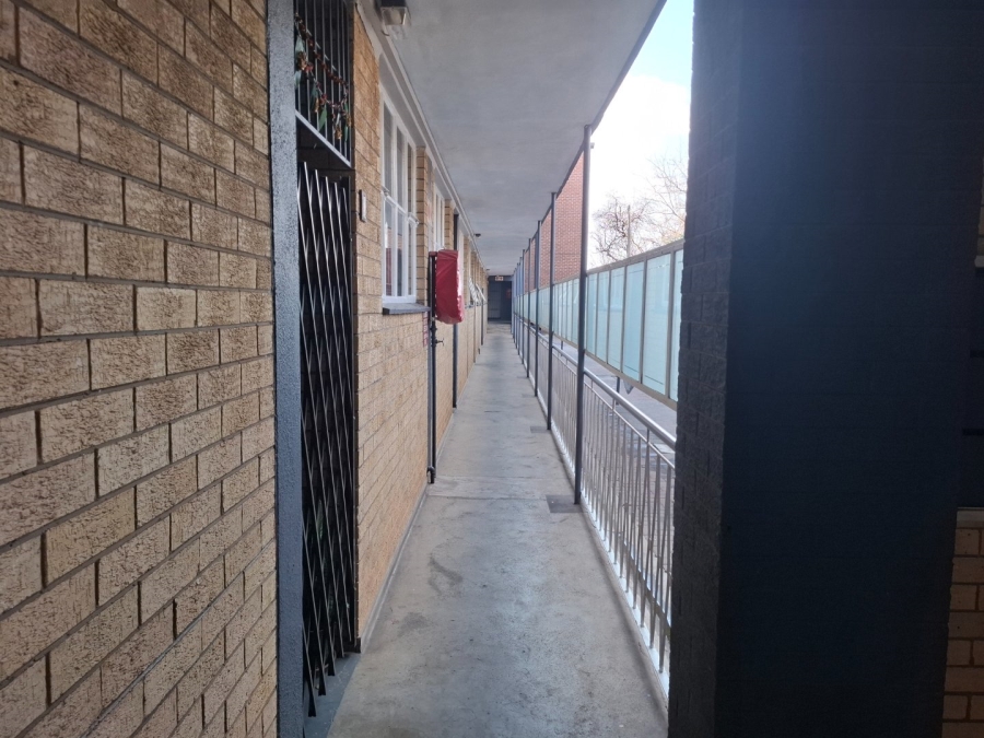 2 Bedroom Property for Sale in Edenvale Central Gauteng